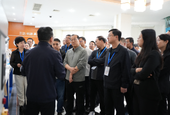 新疆维吾尔自治区水利厅厅长和生态情形厅副厅长带队到尊龙人生就是博首页考察交流
