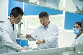 别人封锁手艺，我们就自研买通全链条